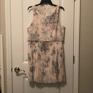 Beige floral pleated dress